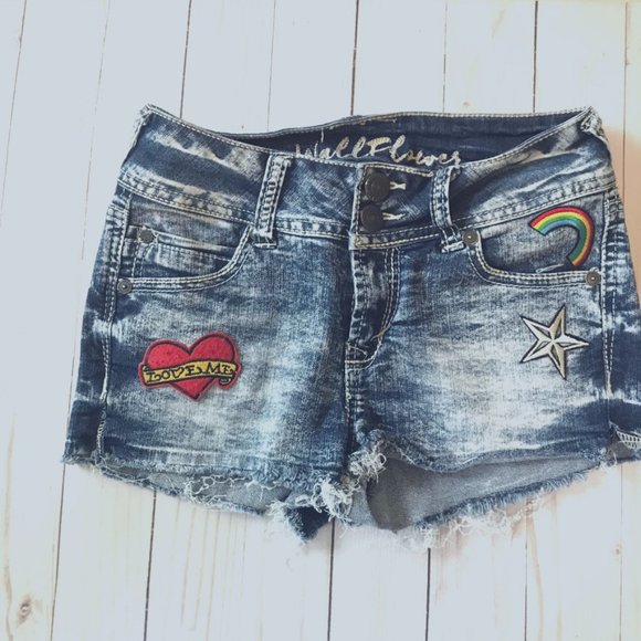 Wallflower Denim Shorts with Patches Size 0 - Picture 1 of 11